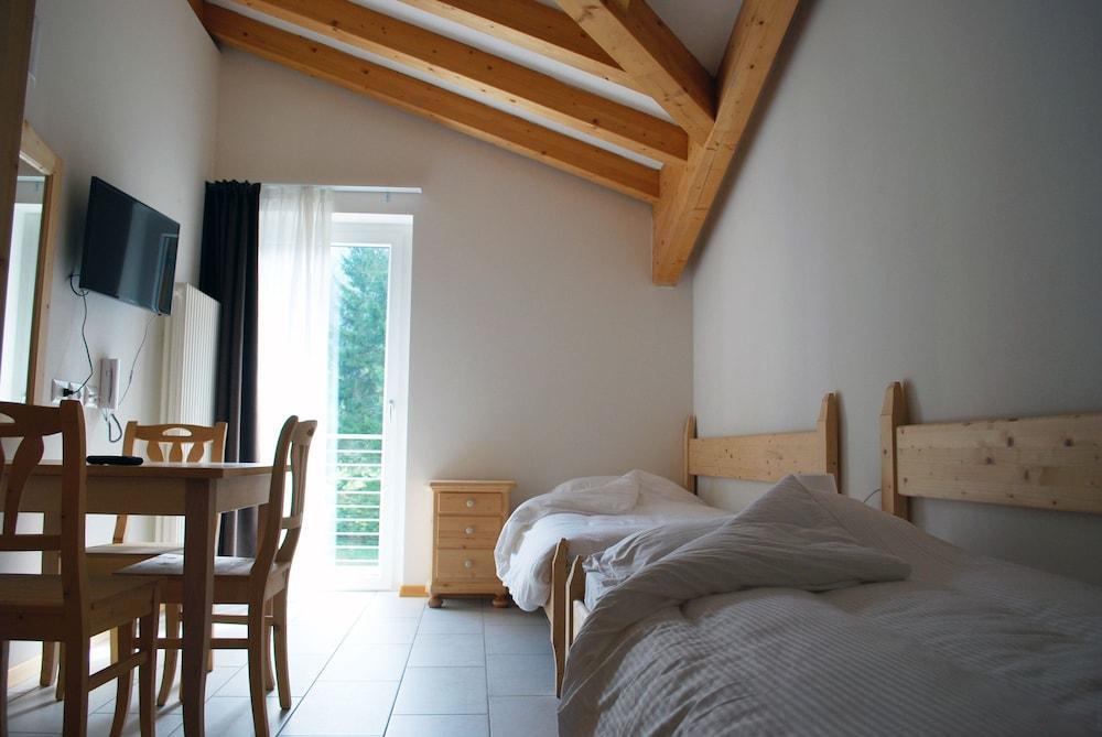 Hotel Elbele Garni Folgaria Eksteriør bilde